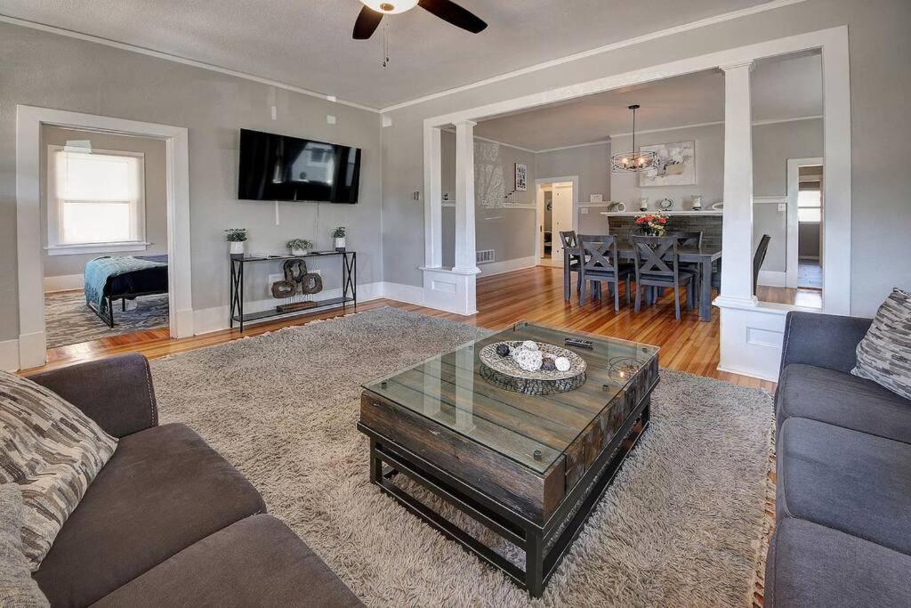 Historic Home W/Pikes Peak Views โคโลราโดสปริงส์ ภายนอก รูปภาพ