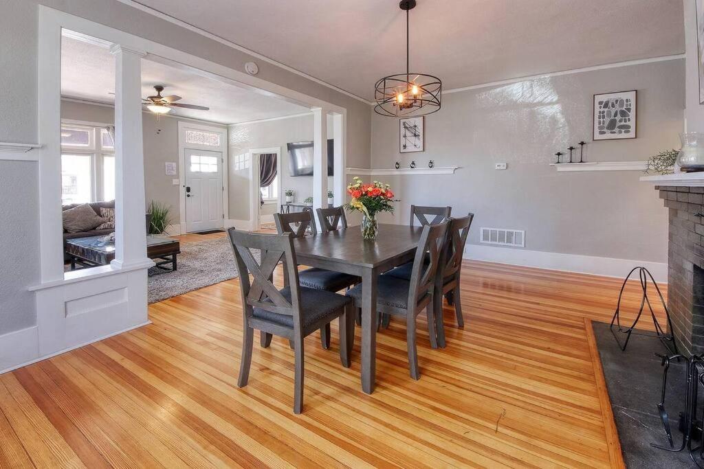 Historic Home W/Pikes Peak Views โคโลราโดสปริงส์ ภายนอก รูปภาพ