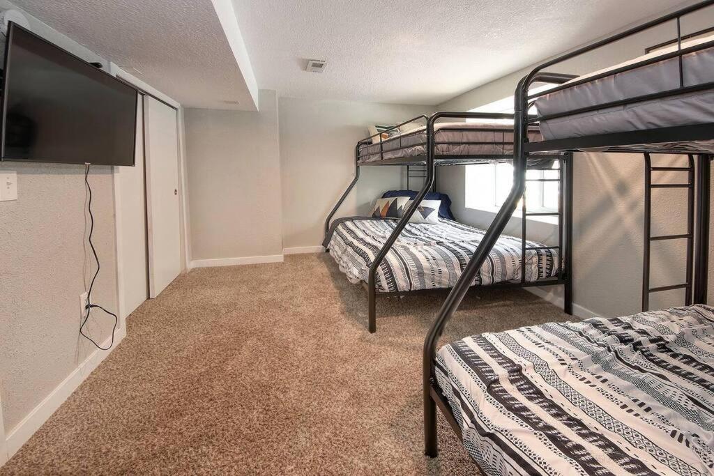 Historic Home W/Pikes Peak Views โคโลราโดสปริงส์ ภายนอก รูปภาพ
